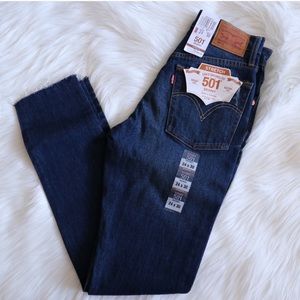 LEVIS 501 Dark distressed skinny jeans
